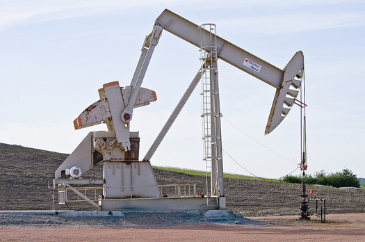 Illegal dumping of radioactive waste from oil wells has been rampant in North Dakota. (Tim Evanson/Flickr)