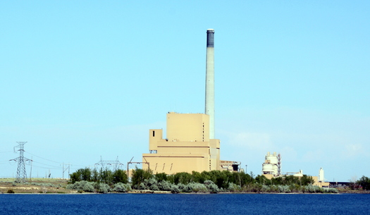 PHOTO: The Boardman Coal Plant, set to close in 2020, is typical of coal-fired power plants targeted by the Clean Power Plan. The EPA sets limits by state on the amount of carbon dioxide that can be produced by power plants. Photo credit: Tedder/Wikipedia.org