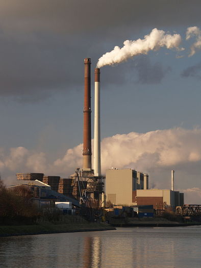 PHOTO: Supporters of limits on carbon pollution say the public will enjoy significant health benefits as a result of burning less coal. Detractors say new limits will slow the economy. Both sides weigh in at EPA hearings this week across the U.S. Photo credit: Arnold Paul / Wikimedia.