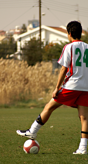 PHOTO: A new report finds a staggering number of young athletes either hide their injuries or say they feel pressured to play while hurt. Photo credit: Lisa Solon/morguefile.