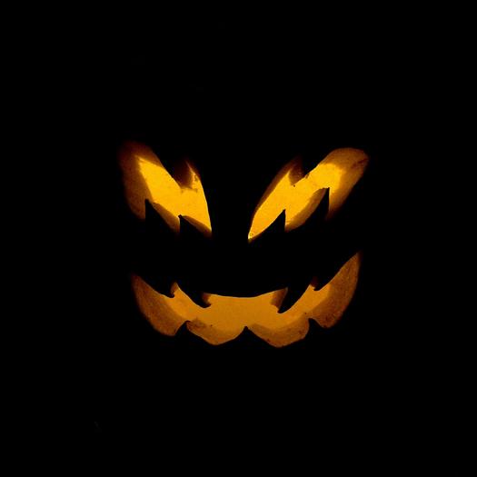 PHOTO: With Halloween falling on a Friday night this year, experts say close parental supervision and a few sensible precautions will help keep kids safe while trick-or-treating. Photo credit: Carlene Sisbarro/Morguefile.