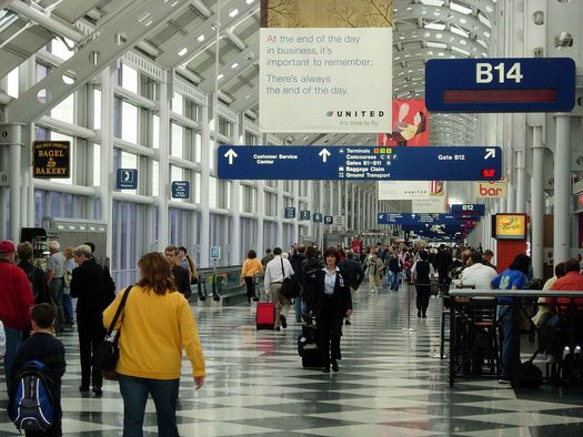 PHOTO: Airline travelers may encounter busy Illinois airports this week, but they have some basic legal rights as passengers in the event of a cancellation, delay, or lost luggage. Photo credit: Maksim/Wikimedia.