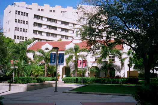 PHOTO: Jackson Memorial in Miami, Floridas largest public hospital system, stands to lose $237 million if the federal government cuts off so-called LIP funding. IMAGE CREDIT:  Flickr Creative Commons/Phillip Pessar