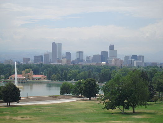 PHOTO: The Environmental Protection Agency has proposed increasing ozone pollution standards. Industry groups are pushing back, claiming new regulations would damage the economy. Denver received a D grade on the American Lung Association's State of the Air report card for 2014. Photo credit: Stilfehler/Wikimedia Commons.