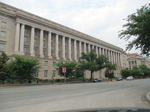 PHOTO: The Internal Revenue Service (pictured) will not collect up to $600 billion from dozens of U.S. multinationals using tax havens, according to a new report. At the end of 2014, 304 Fortune 500 companies collectively held $2.15 trillion in countries such as Bermuda, the Cayman Islands and the Bahamas. Joshua Doubek/Wikimedia Commons.