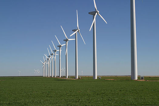 PHOTO: Colorado is poised to play a major role in U.S. efforts to address climate change. According to a new report, the state could cut carbon dioxide pollution that is equivalent to adding 4,800 wind turbines to its energy infrastructure in the next decade. Photo credit: Leaflet/Wikimedia Commons.