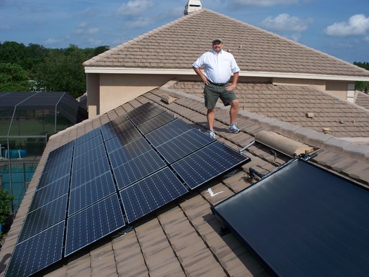 Activists are gathering signatures for a state constitutional amendment authorizing third-party sales of electricity to encourage more solar power. Credit: Southern Alliance for Clean Energy.