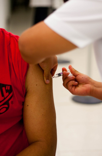 Illinois sixth and 12th grade students are required to receive a vaccination to protect against meningitis. Credit: El Alvi/Flickr