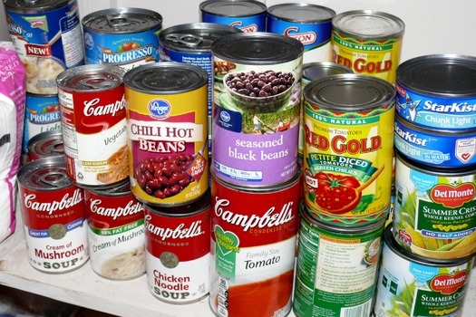 A new report on hunger in the Philadelphia area finds that emergency food providers are challenged to keep up with the growing demand. Photo by Greg Stotelmyer.