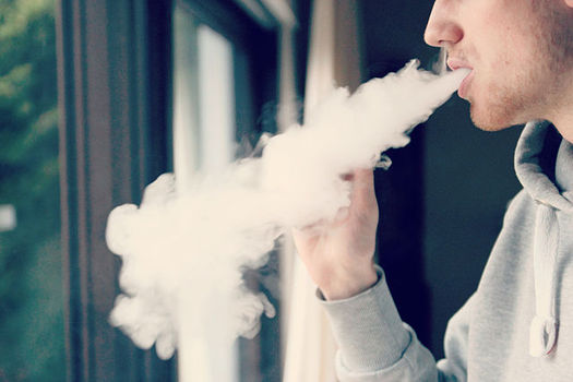 Teens are turning to e-cigarettes in large numbers, which doctors say is problematic on many fronts. Credit: www.vaping360.com