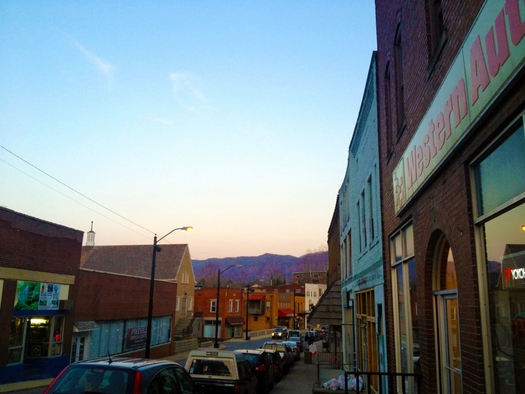 Whitesburg first in Kentucky. to pass a resolution supporting the Power Plus Plan. Credit: Art of the Rural. 