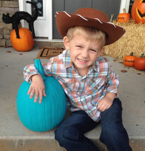 A teal pumpkin indicates a food allergy-safe stop for trick-or-treaters. Courtesy: FARE