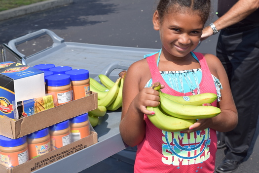 The Ohio Association of Foodbanks distributed shelf stable meals and fresh produce as part of rural delivery meals and mobile farmers markets this summer. Credit: Ohio Association of Foodbanks