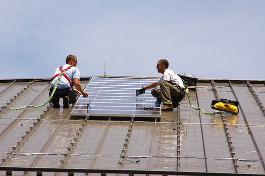 Many veterans are transferring military experience into solar-industry careers. Credit: U.S. Army Environmental Command/Flickr