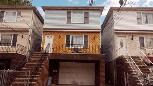 A new law protects Texas landlords from liability if they lease to a person with a non-violent criminal history. (DMedina/morguefile)