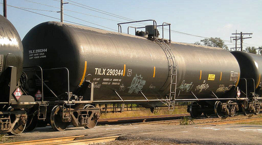 3 billion gallons of crude oil a year could be shipped to Albany. (Harvey Henkelmann/Wikimedia Commons)