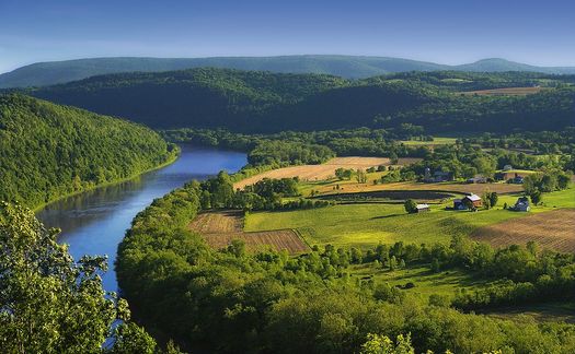 Pennsylvania's Department of Environmental Protection estimates that only 30 percent of farms in the state comply with current clean-water laws. (Nicholas/Wikimedia Commons)