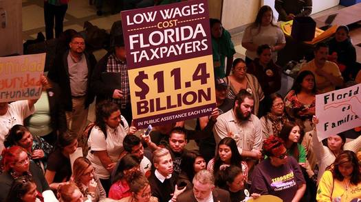 Minimum wage advocates protest at the Capitol. (N. Jaramillo/SEIU 1199) 