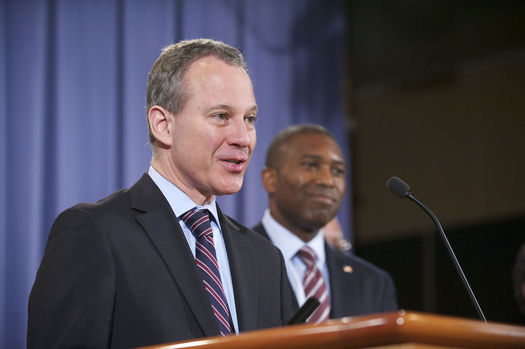 New York State Attorney General Eric Schneiderman investigated claims of delayed or denied school admissions for children arriving from Latin American countries. (Lonnie Tague/Wikimedia Commons)
