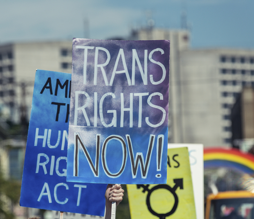 An Illinois civil rights group is praising state lawmakers for advancing a bill to make birth certificate changes easier for transgender people. (iStockphoto)