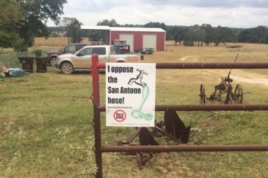 A landowner in Burleson County posts a sign opposing the Vista Ridge water pipeline project, which would pump billions of gallons from a local aquifer 142 miles to San Antonio. (SOS Alliance)