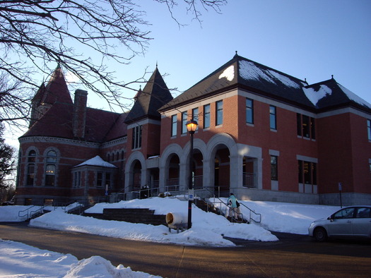 For National Library Week, the Laconia Public Library has been partnering with the New Hampshire Bar Association to provide free foreclosure-relief programs. (Found5dollar)