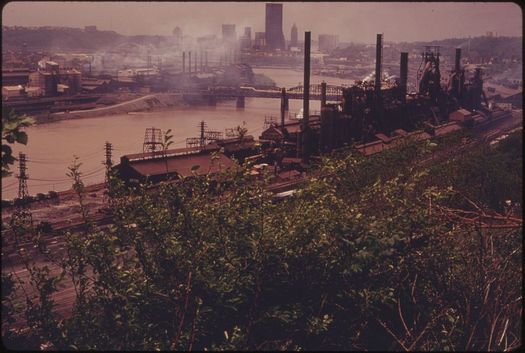 Pittsburgh is among the top 10 U.S. cities for year-round particle pollution. (John L. Alexandrowicz/Wikimedia Commons)