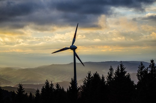 Power generated by wind turbines in Wyoming dropped almost 14 percent in 2015, according to the U.S. Department of Energy. (Vjurleit/Pixabay)