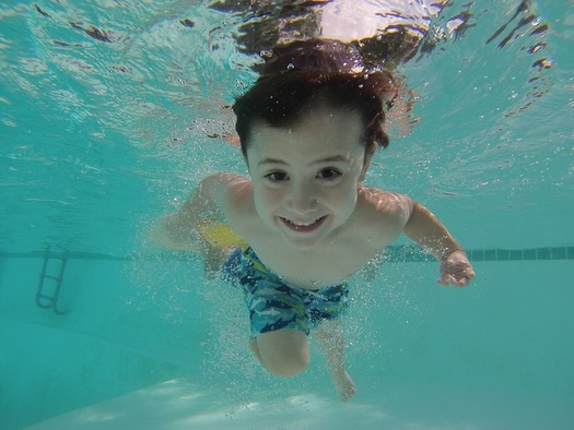 Experts say children and adults alike should know the basics of swimming. (Pixabay)