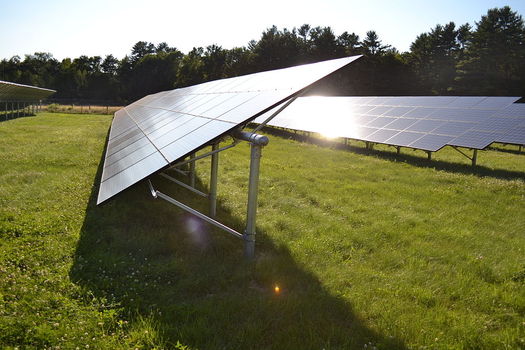Expanding existing energy efficiency and renewables policies would help Connecticut reach target reductions in greenhouse gases. (SayCheeeeeese/Wikimedia Commons)