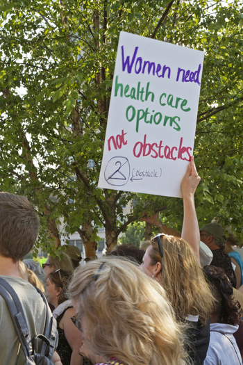 Reproductive rights groups in Illinois are praising the U.S. Supreme Court for overturning parts of a Texas law restricting abortion clinics. (iStockphoto)