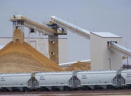 Wisconsin environmentalists don't trust a draft report that says fine sand generated by the frac sand industry isn't harmful to health. (Sierra Club)