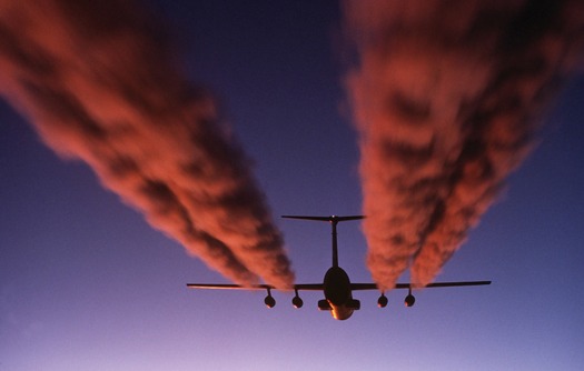 Without action, airplanes will emit 43 gigatonnes of greenhouse gas pollution by 2050. (USAF/Wikimedia Commons)