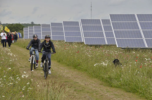 Low-income New Yorkers face barriers to participation in shared renewable energy projects.  (MrRenewables/Wikimedia Commons)