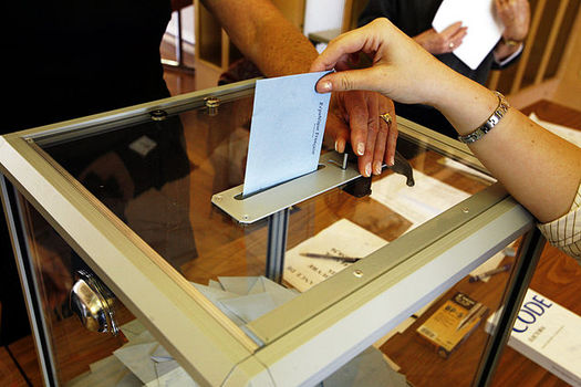 There is concern that the Granite State could adopt a controversial system to check voter registrations that is alleged to purge minority voters instead. (Rama/Wikimedia Commons) 