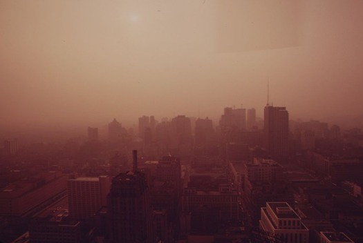 In Philadelphia, smog from oil and gas pollution causes an estimated 12,206 childhood asthma attacks. (Dick Swanson/Wikimedia Commons)