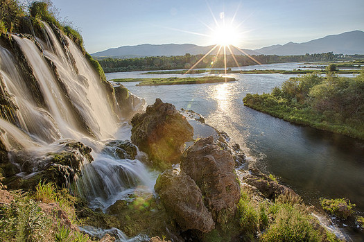 Conservation and fishing groups say four dams on the lower Snake River keep many migrating salmon from getting to Idaho. (Bureau of Land Management)
