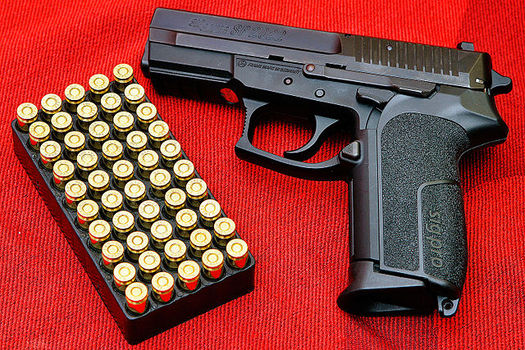 New Hampshire lawmakers' failure to override Gov. Maggie Hassen's veto of SB 336 means permits are still required to carry a concealed weapon in the state. (Augustas Didgalvis/wikimedia)