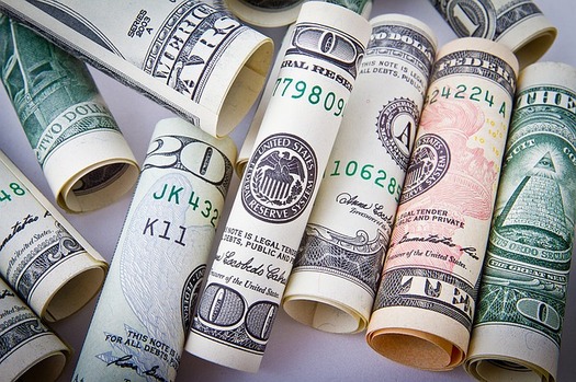 As big banks such as Wells Fargo come under scrutiny, smaller community banks and credit unions are looking to be consumers' alternatives. (NikolayF/pixabay)