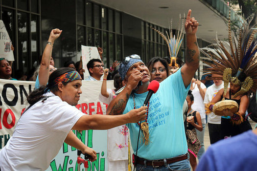 Native Americans and environmental groups protest at the Houston headquarters of Energy Transfer Partners, the contractor building Dakota Access and other pipeline projects. (Grassroots Global Justice Alliance)