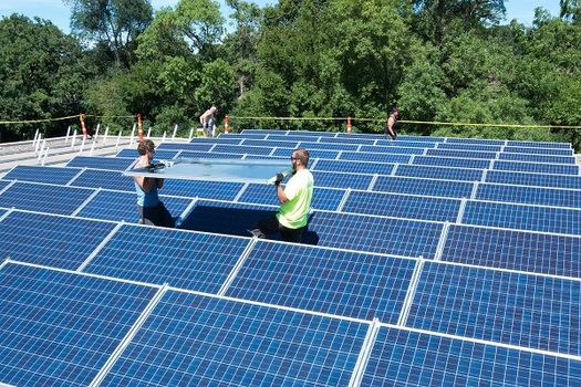 A couple of two new community solar gardens have gone online in Minnesota. (mnipl.org)