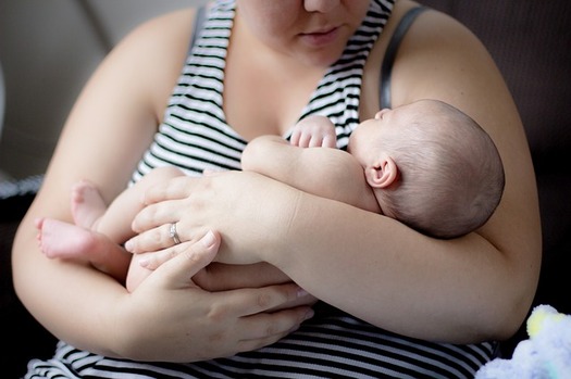 Bills have been introduced in the Washington state House and Senate that would give workers paid family and medical leave. (Pexels/Pixabay)
