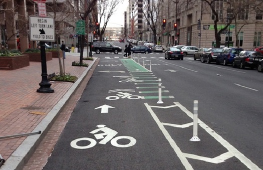 Street design plays a big role in pedestrian safety, according to a new report. (fhwa.gov)