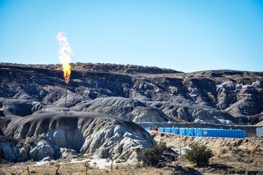 New federal rules could lead to cuts in waste gas flaring from North Dakota oil fields, but the state and some oil and gas producers have opposed them. (WildEarth Guardians/Flickr)