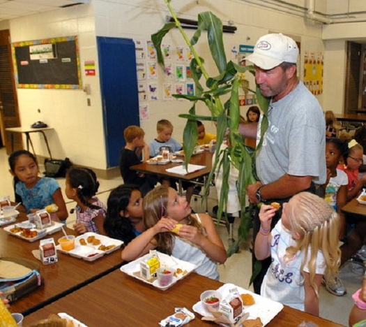Under the Farm to School program children learn early about good nutrition. (iatp.org)