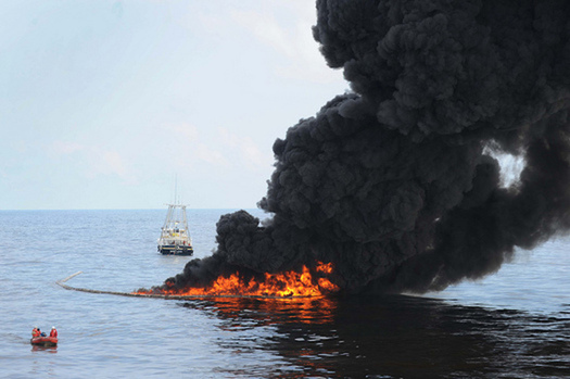 Experts say the settlement funds from the Deepwater Horizon incident could be a once-in-a-lifetime opportunity to restore the Gulf of Mexico. (US Navy)