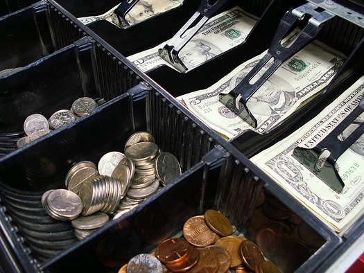 Retailers' security budget is 39 times greater than the Department of Labor's budget for enforcing wage theft. (nosheep/Pixabay)