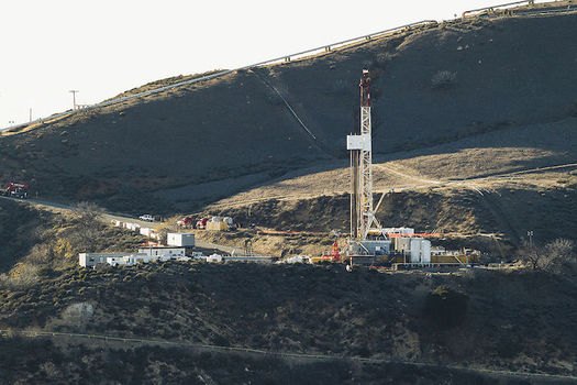 The Environmental Protection Agency suspended rules that limit pollution from new oil and gas facilities. (Scott L/Wikimedia Commons)