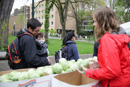 The Harvest Share at Portland State University provides fresh fruits and vegetables to students. (Oregon Food Bank)