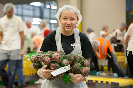 Late summer, which is harvest season, is the busiest time of year for food banks in Oregon, but they often have fewer volunteers to lend a helping hand. (Oregon Food Bank)